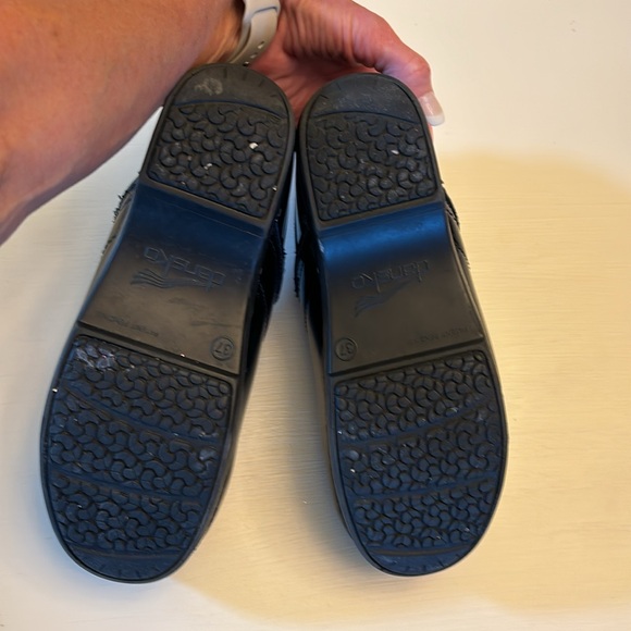 Dansko black patent leather clogs- in good condition size 37 - Picture 8 of 8